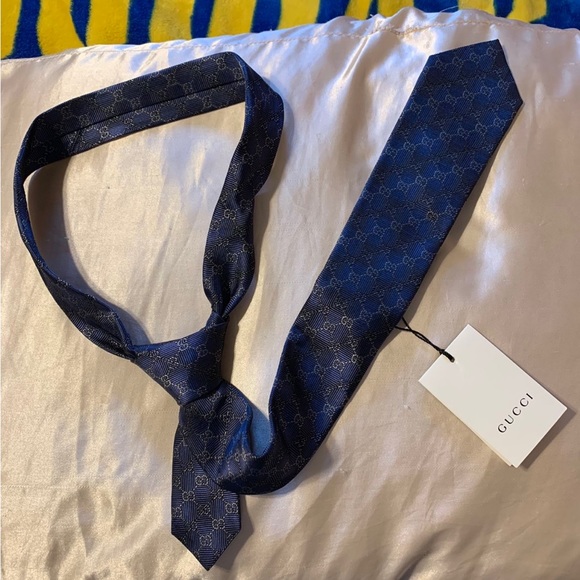 Gucci Tie - Picture 1 of 5